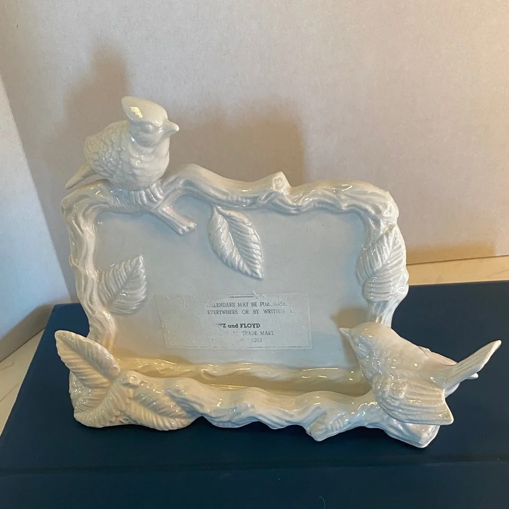 Ceramic Bird Calendar Holder in White Fitz and Floyd Vintage